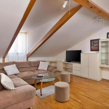 Apartment Apartman *